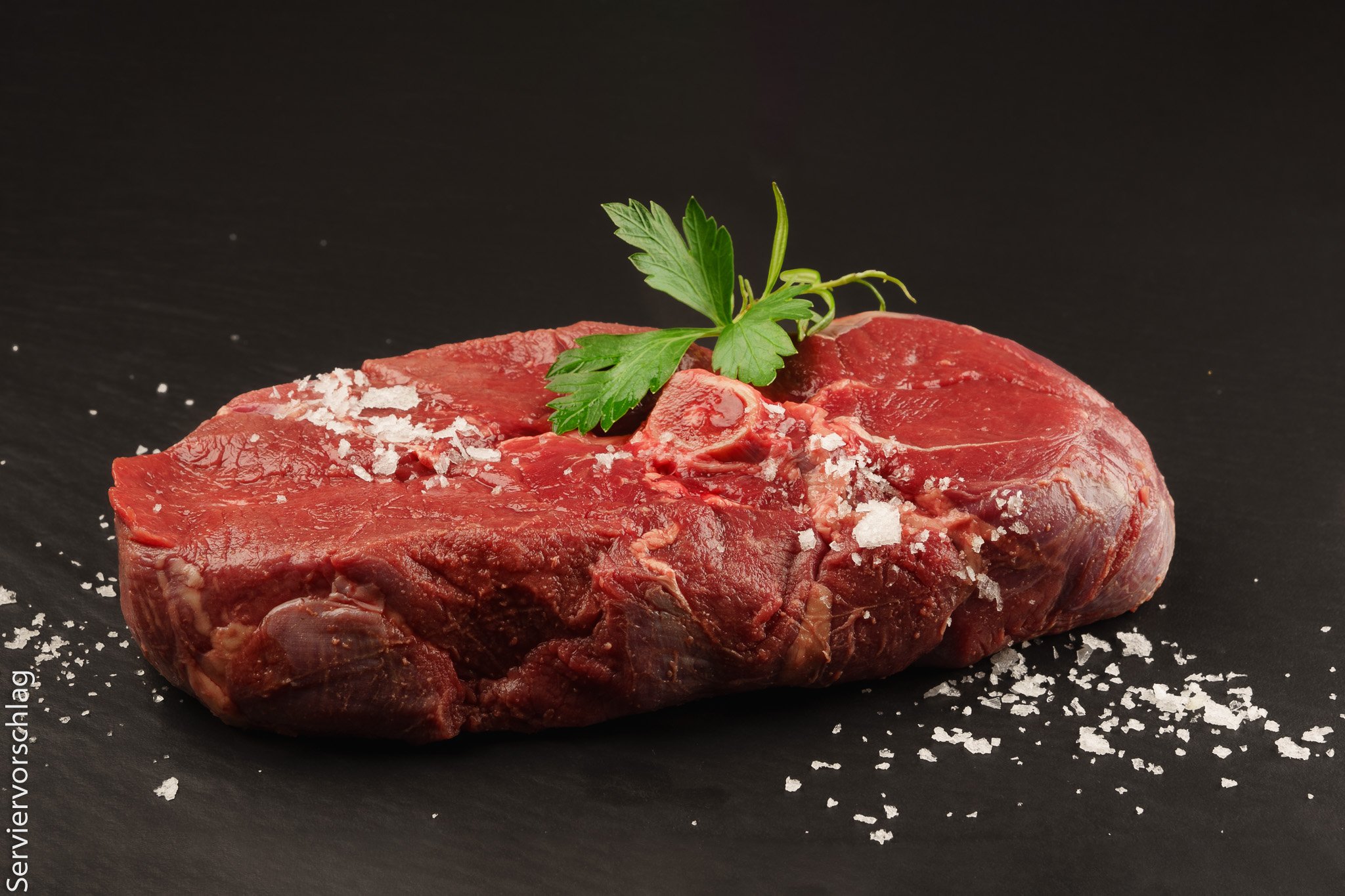 Rehsteak, Osso Bucco Style, aus der Keule