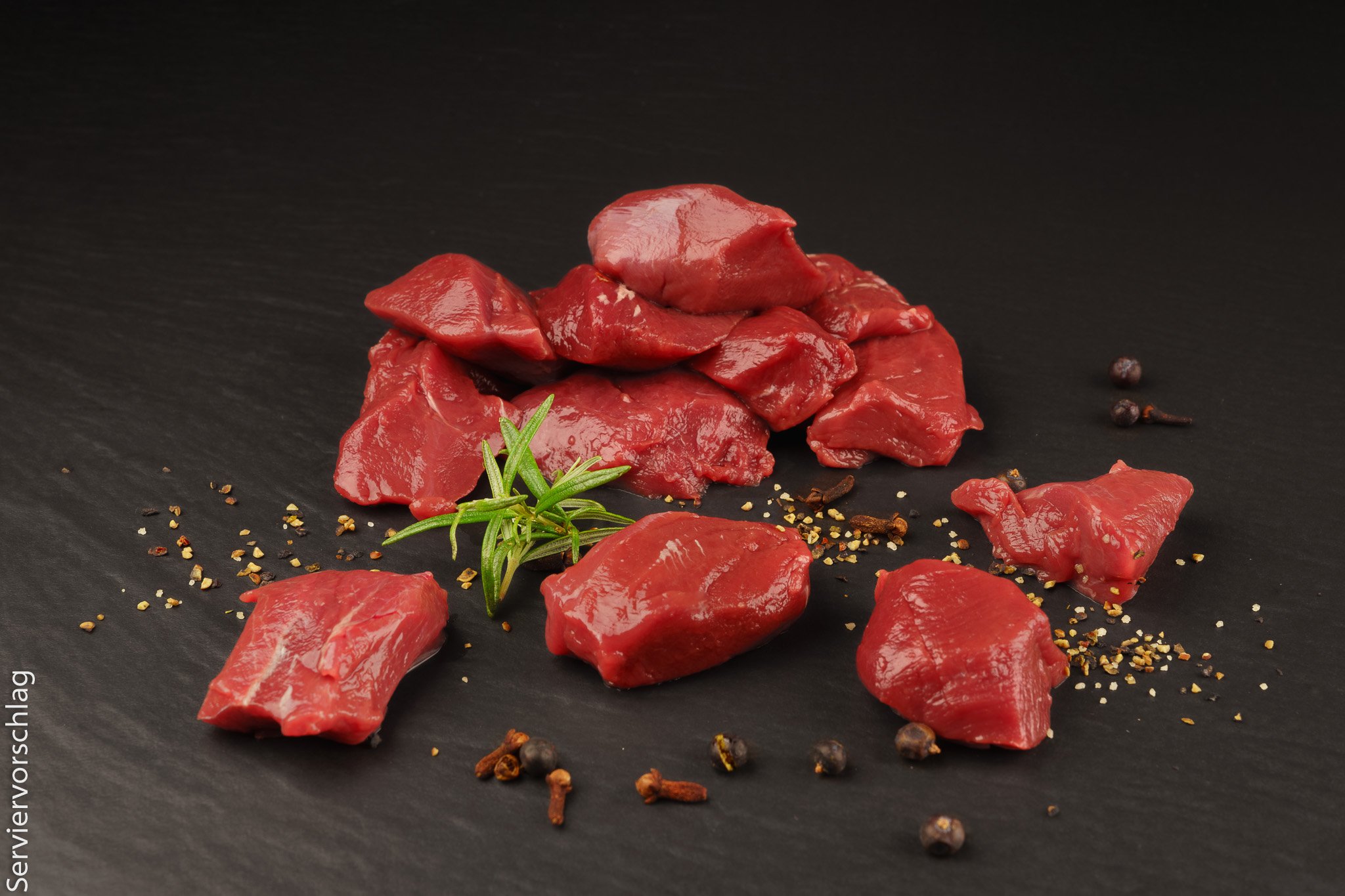 Hirsch-Edelgulasch, handgeschnitten