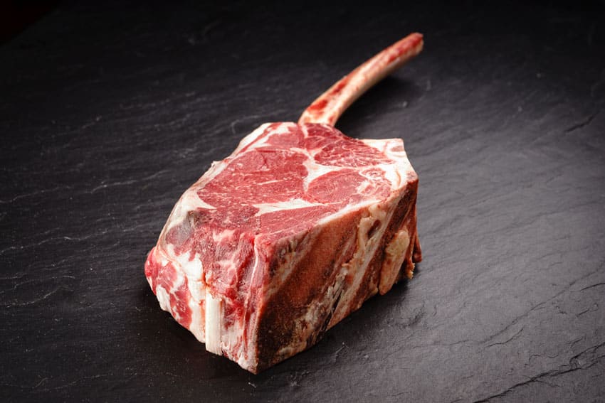 Deutsches Dry Aged Färsen Tomahawk Steak