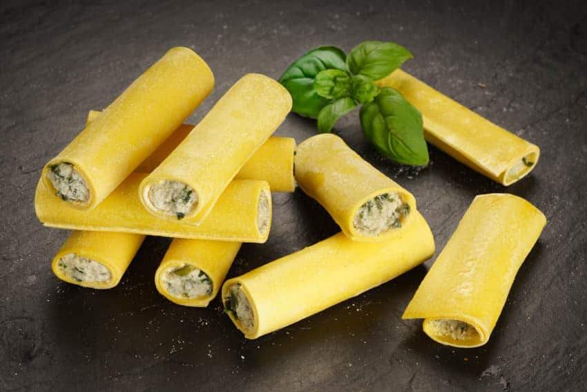 Cannelloni gefüllt mit Ricotta und Spinat