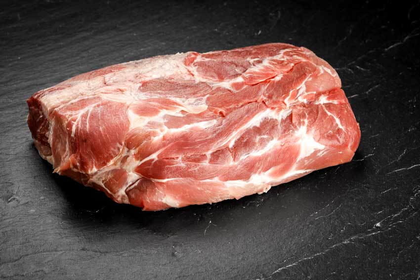 Deutscher Schweinenacken, ohne Knochen, am Stück