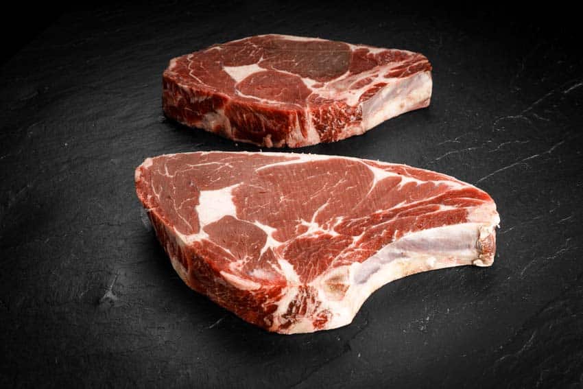 Wolowina Färsen Entrecôte Steak am Knochen